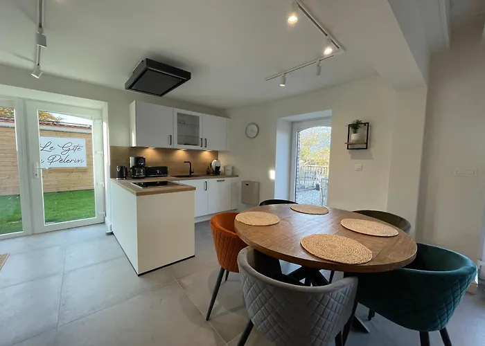 Vakantiehuis Du Pelerin A Hanzinne - Piscine Partagee