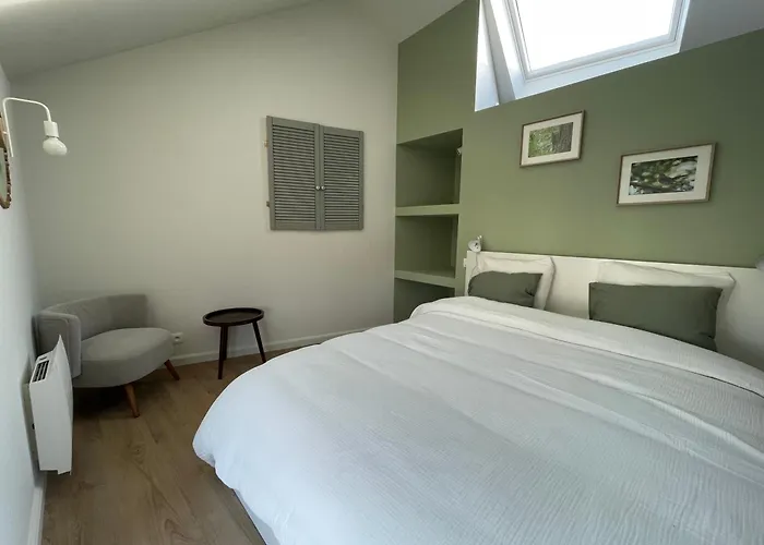 Vakantiehuis Du Pelerin A Hanzinne - Piscine Partagee Florennes