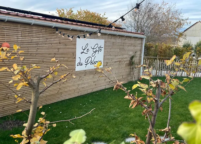 Vakantiehuis Du Pelerin A Hanzinne - Piscine Partagee *